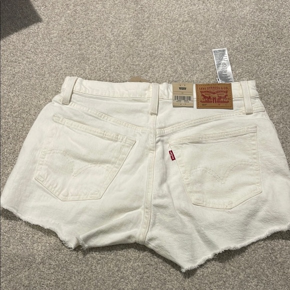 Levi's Women's 501 White Denim Shorts - Picture 4 of 5
